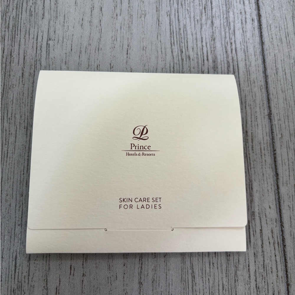 Margaret Josefin trial set - Japanese luxury skincare. Brand new in package. - Picture 2 of 4
